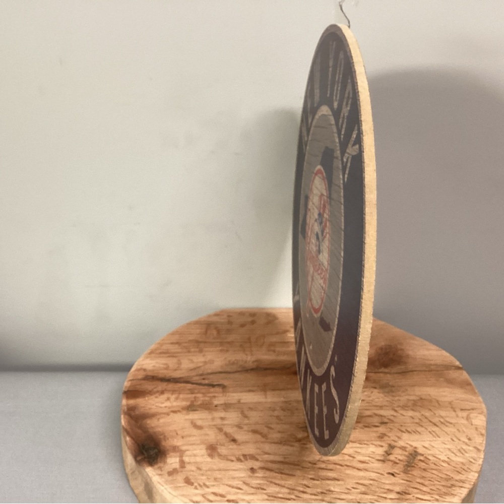 New York Yankees 12” Circle Logo Wood Sign - Great Condition - Baseball Fans - Picture 9 of 11